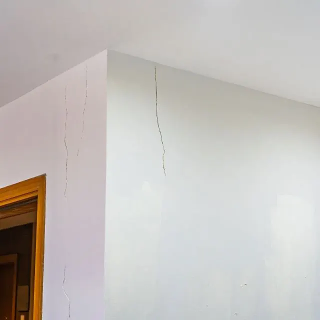 wallcracks